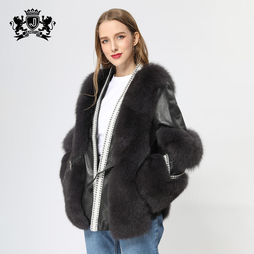 Title: The Womens Fox Fur Collar Cashmere Coat