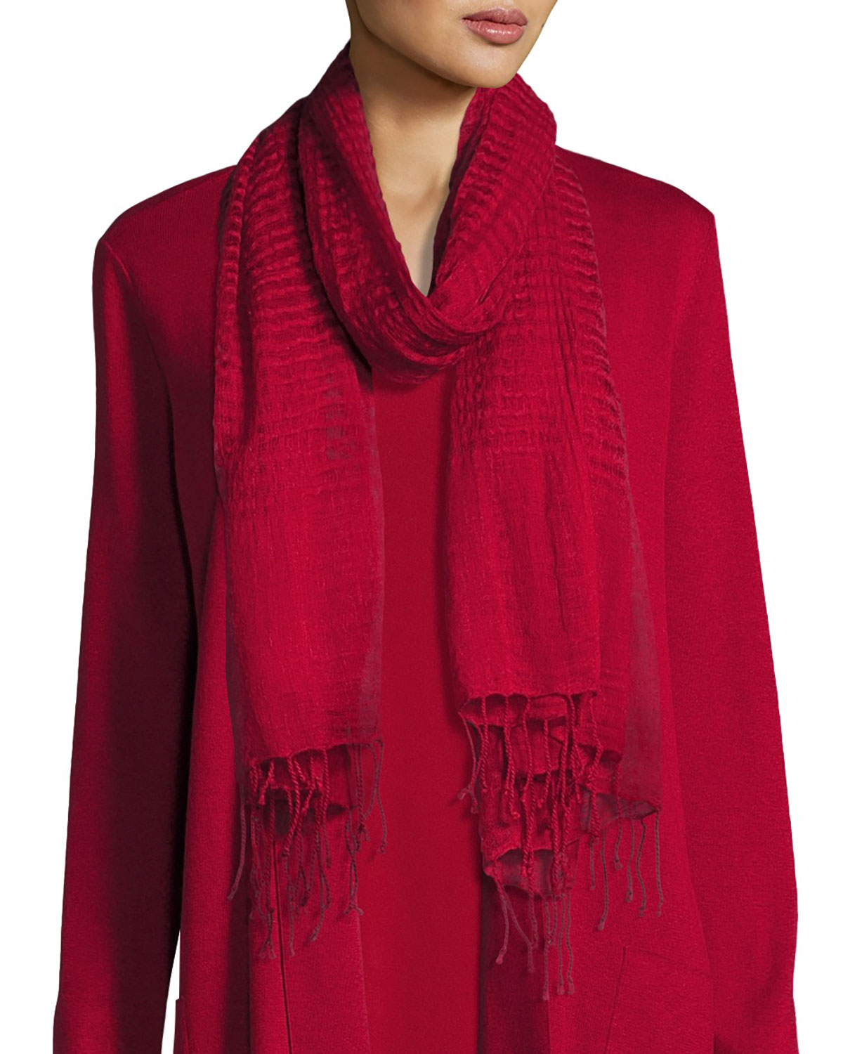 The Unique Charm of a Red Cashmere Scarf