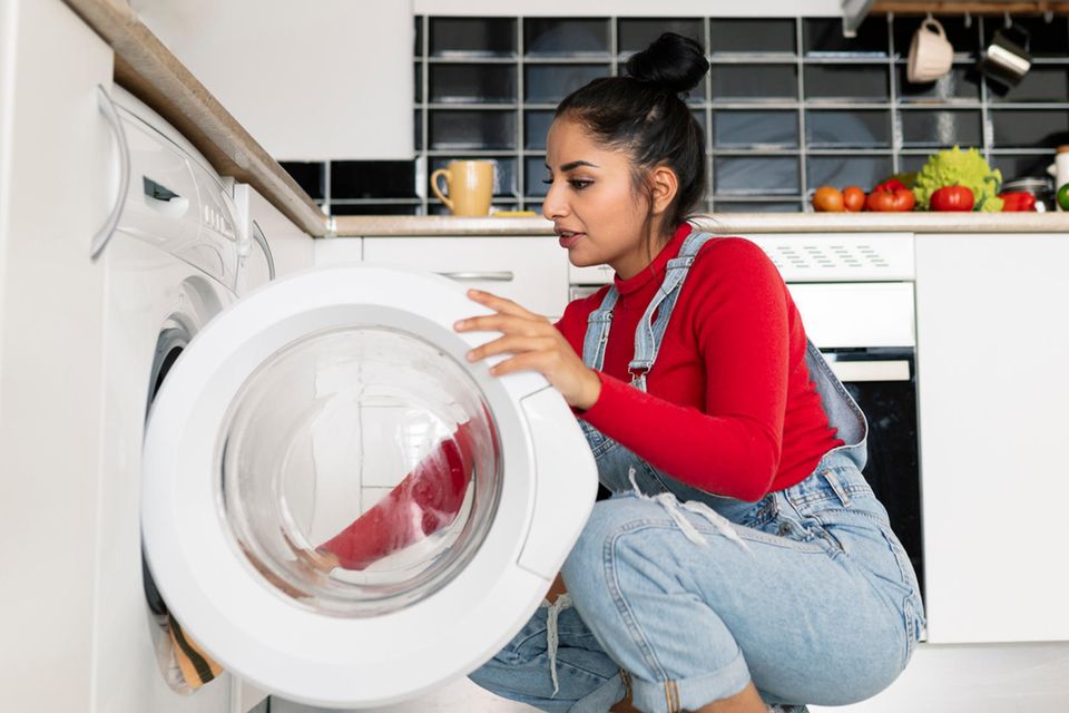 Can White Duck Feather Be Washed in a Washing Machine?