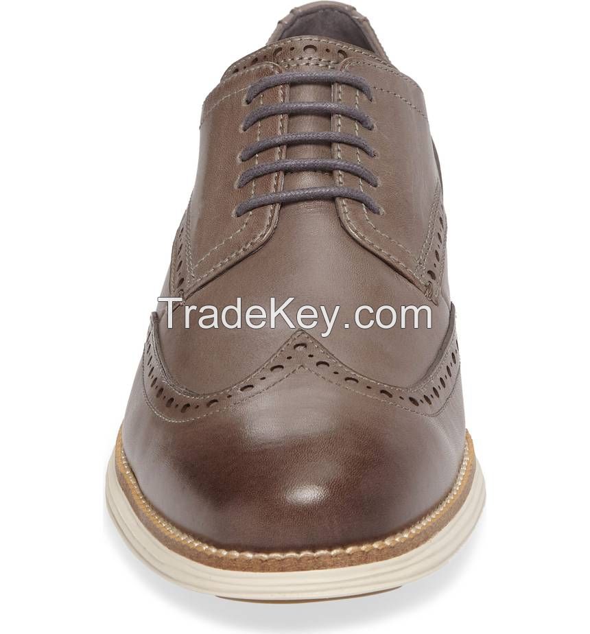 Title: Gentlemens Leather Casual Shoes: A Fashionable and Comfortable Choice