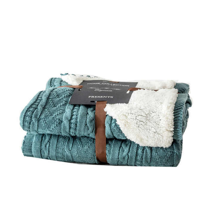 The Comparison of Sheep Wool and Silk Blankets: Which One is Better?