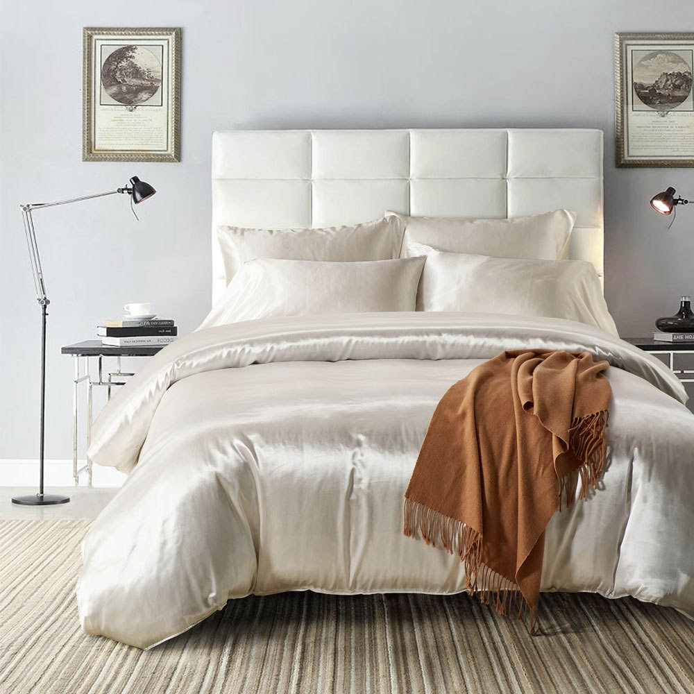 Title: The Silk Duvet: A Unique and Luxurious Bedding Choice