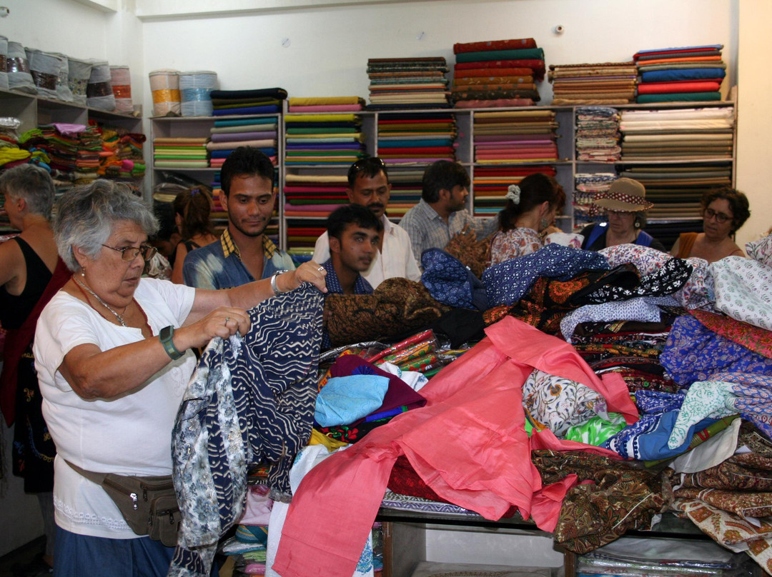 Title: The Silk Bedding Market in Tongxiang